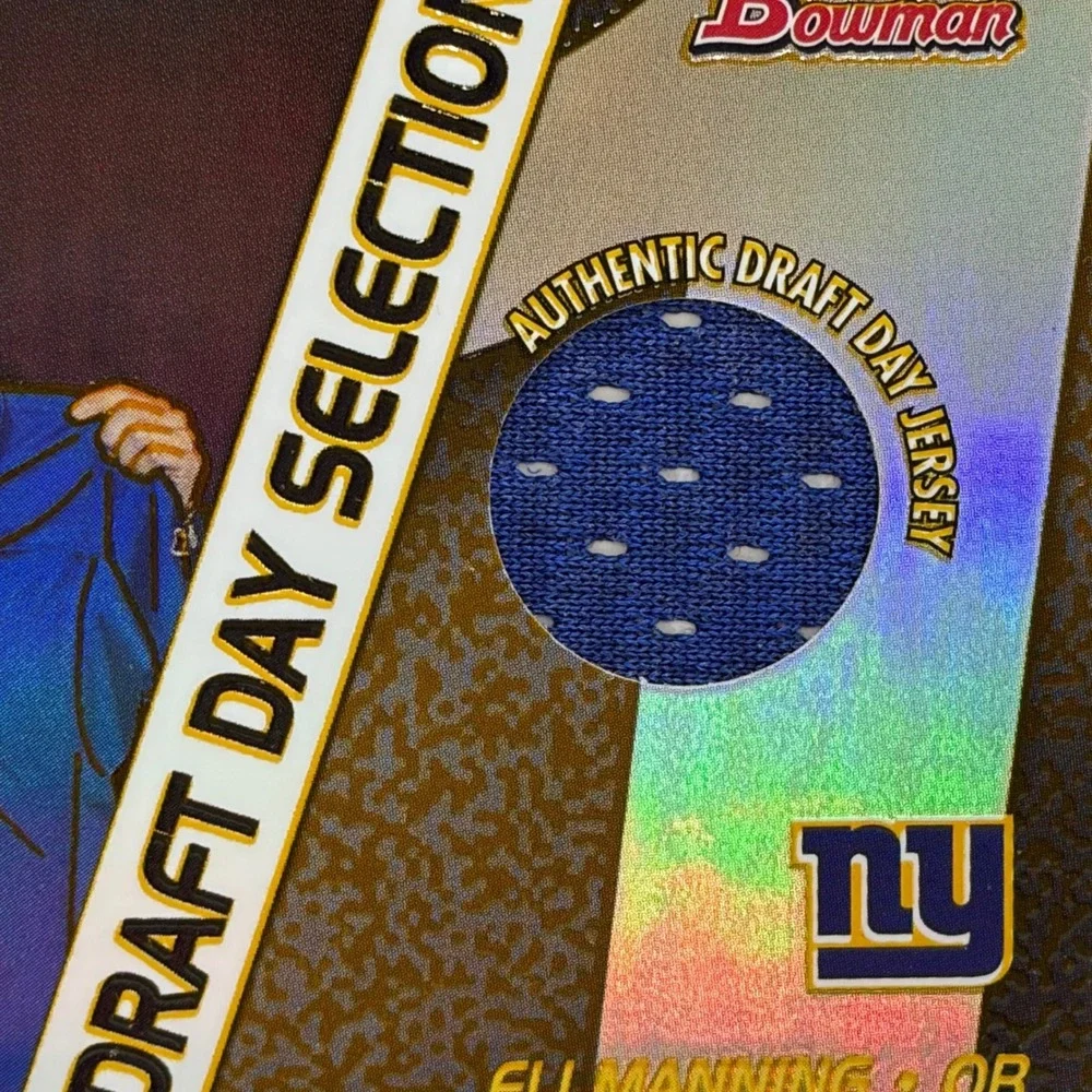 Eli Manning 2004 Bowman Football Draft Day Selection Jersey Relic Card DJ-EM NY